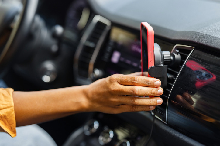 Telefonunuz araçta neden aşırı ısınıyor?