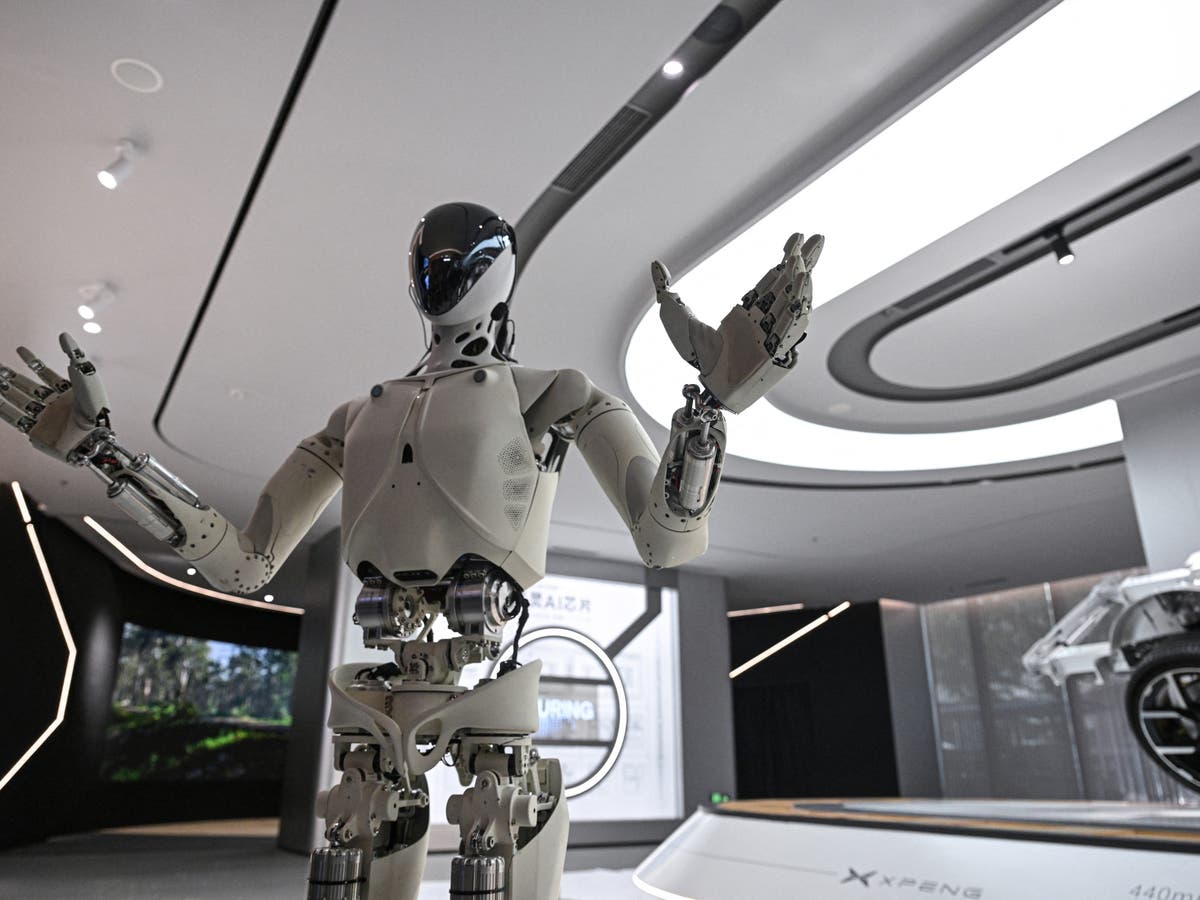 Çin insansı robotları iş gücüne dahil edecek